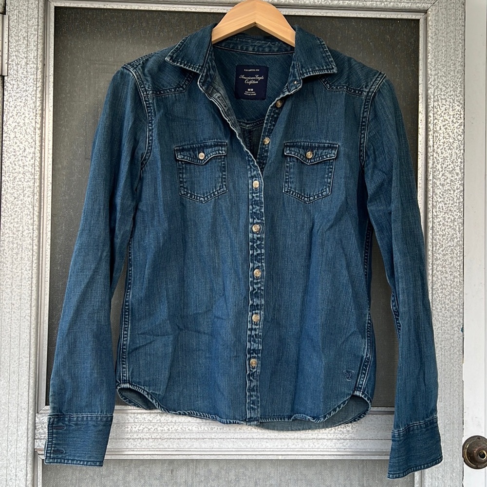 American Eagle denim buttoned shirt Medium